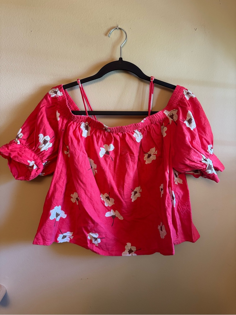 Universal Thread Pink Floral Off-the-Shoulder Crop Top
